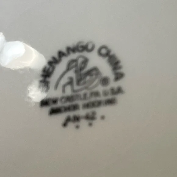 Shenango China Ware Vintage White Dinner Plate trimmed with a Gold & Black Rim - Picture 3 of 6